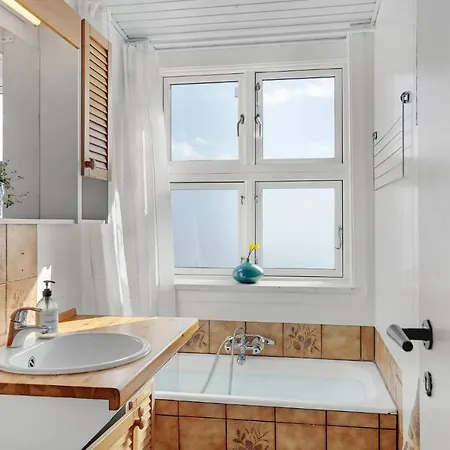 度假居 Awesome In With Wifi And 3 Bedrooms 福堡
